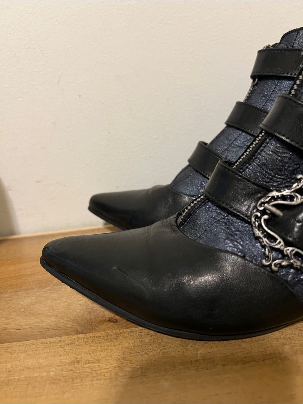 John Fluevog Eileen Dark Navy Blue Black Ornate Ankle Boot 9 N - Picture 8 of 16